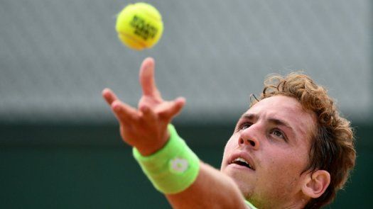 Los españoles Andújar y Carballés, a segunda ronda del torneo de Gstaad