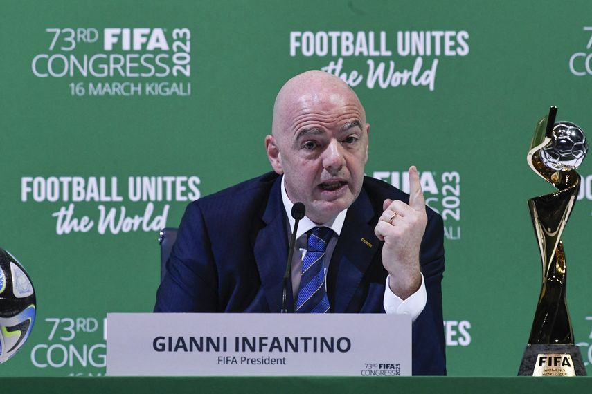 Gianni Infantino muestra solidaridad ante Vinícius Jr