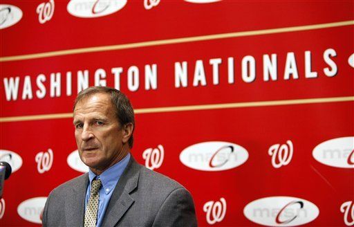 Nacionales se quedan con Riggleman como dirigente