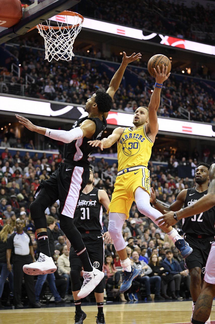 Curry anota 38 puntos y Warriors hilvana su 9no triunfo