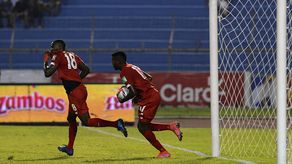 Cecilio Waterman celebrando el gol anotado ante Honduras en San Pedro Sula