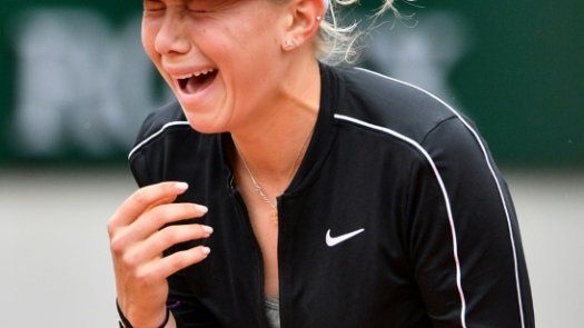 Barty y la revelación Vondrousova jugarán la final en Roland Garros