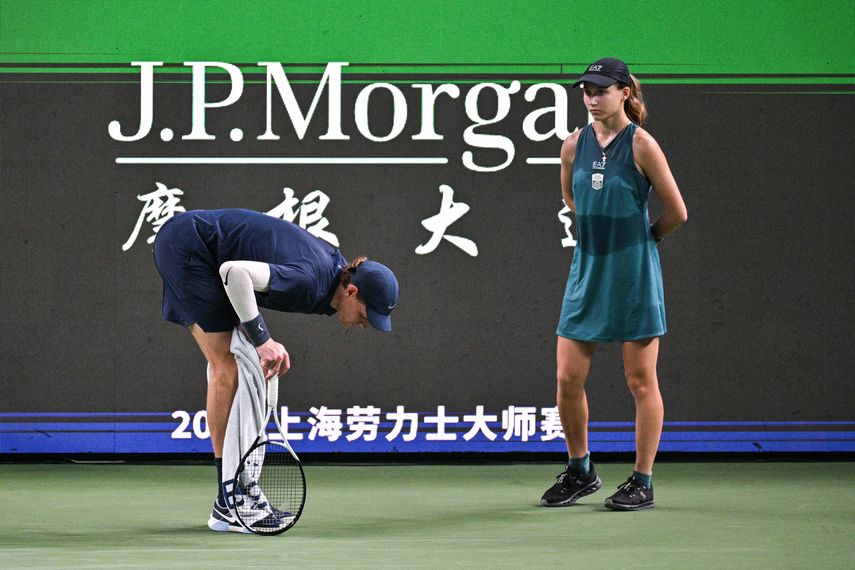 &nbsp;Jannik Sinner abandona el Masters 1000 de Shanghái por lesión en su pierna