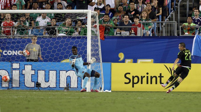 Trinidad y Tobago sorprende a México en empate 4-4