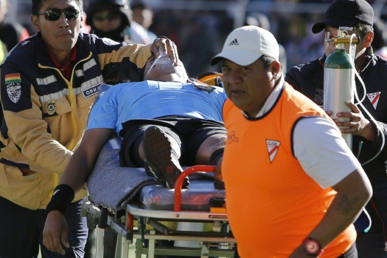 Muerte de árbitro en estadio boliviano reabre debate de partidos en altitud