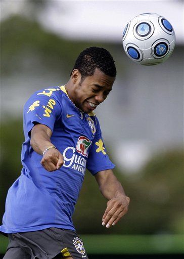 Pelé aclara comentarios en torno a Robinho y Ronaldo