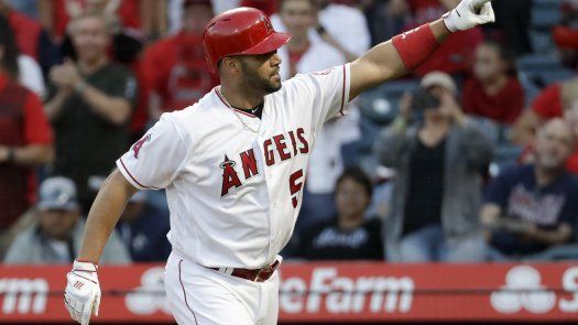 Pujols jonronea, Angelinos vencen a Rangers