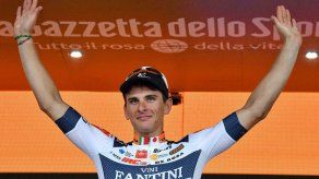 Cima gana 18 etapa del Giro; Carapaz sigue de líder