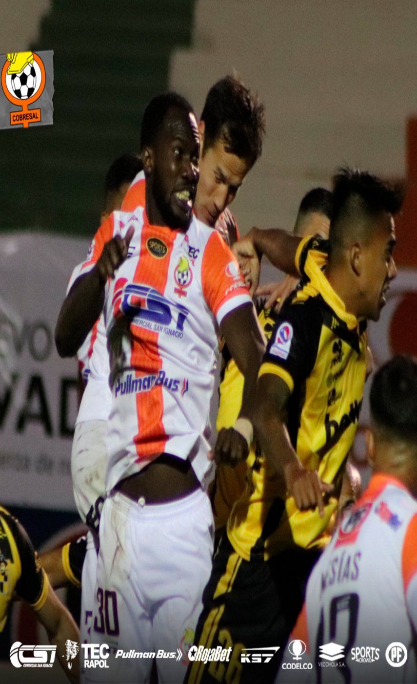 Cecilio Waterman juega para el Cobresal