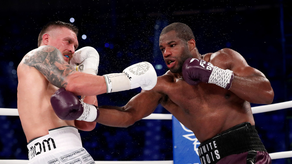 El ucraniano Oleksandr Usyk conserva sus títulos de peso pesado