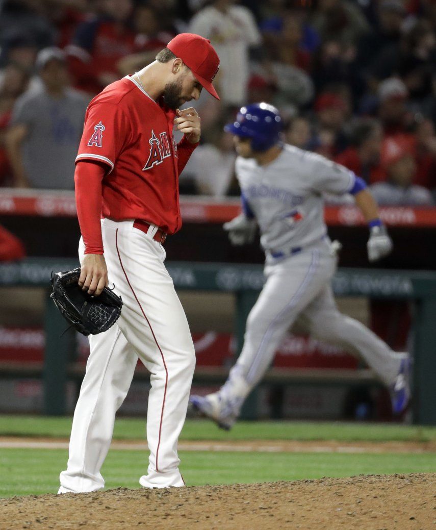 Azulejos rompen racha de derrotas y derrotan 4-1 a Angelinos