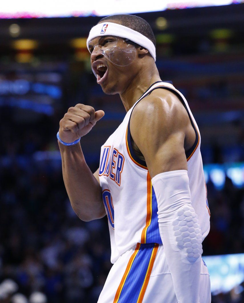 Westbrook, un héroe enmascarado que emula a Jordan y Bird