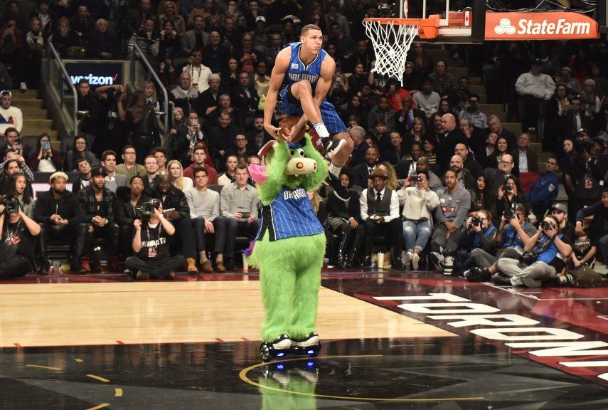 Concurso de clavadas de la NBA, éxito en TV e internet