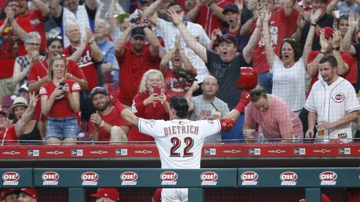 Dietrich pega 3 jonrones y Rojos derrotan 11-6 a Piratas