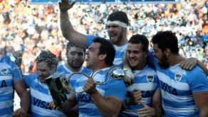 Pumas argentinos vencen a Springboks sudafricanos 32-19 con temple de acero