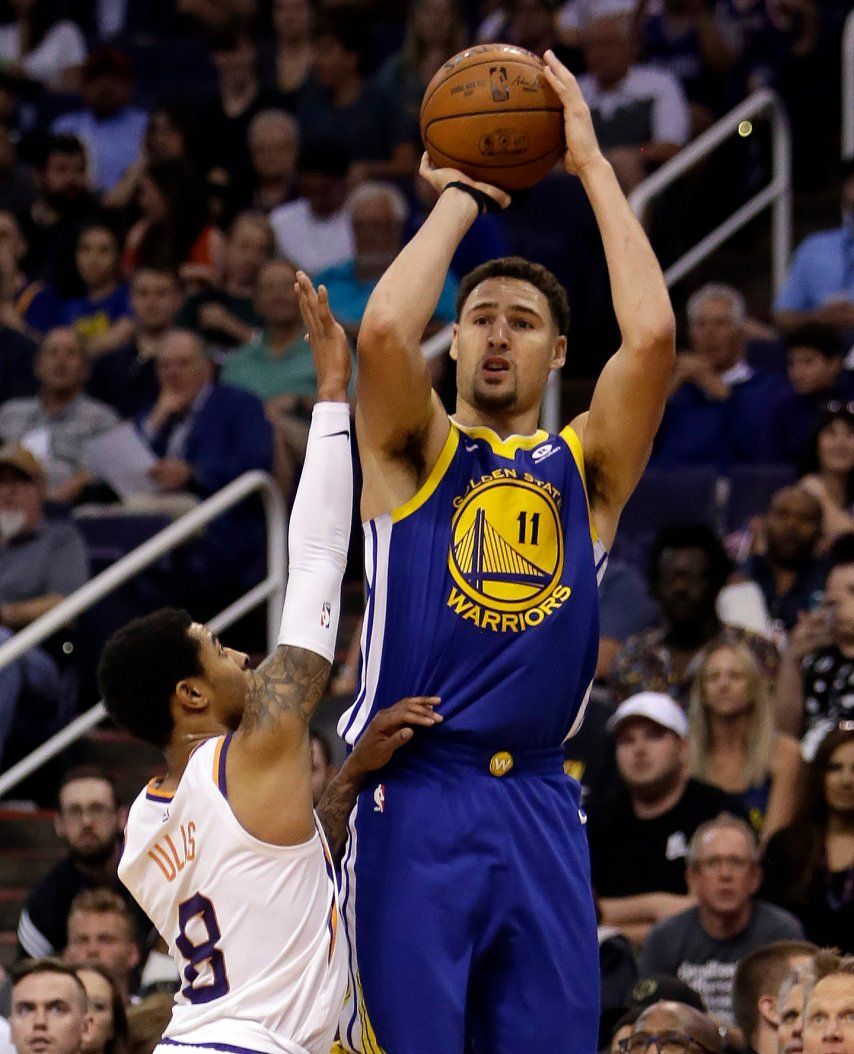 Thompson y Warriors vencen a Suns por 15ta vez