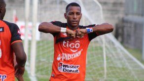 Hace historia: Yuyu Muñoz ya es el máximo goleador histórico en El Salvador