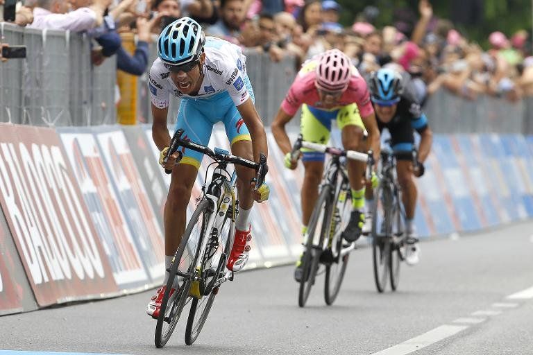 Contador contra Aru, Porte y su hombro