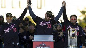 Strasburg rescinde contrato con Nacionales