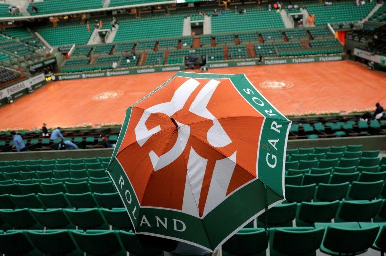 La lluvia interrumpe el debut de Nadal, Wawrinka y Ferrer se hunden