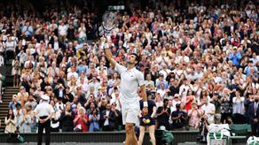 Novak Djokovic avanza a la tercera ronda de Wimbledon