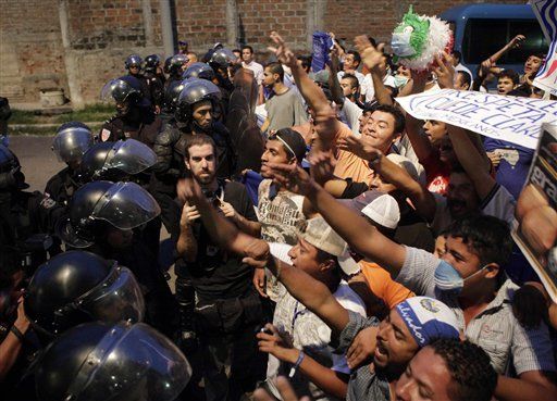 Mundial: México practica en medio de aficionados salvadoreños