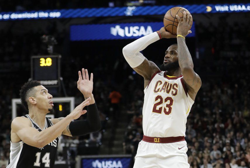 LeBron James, 7mo jugador que llega a 30.000 puntos