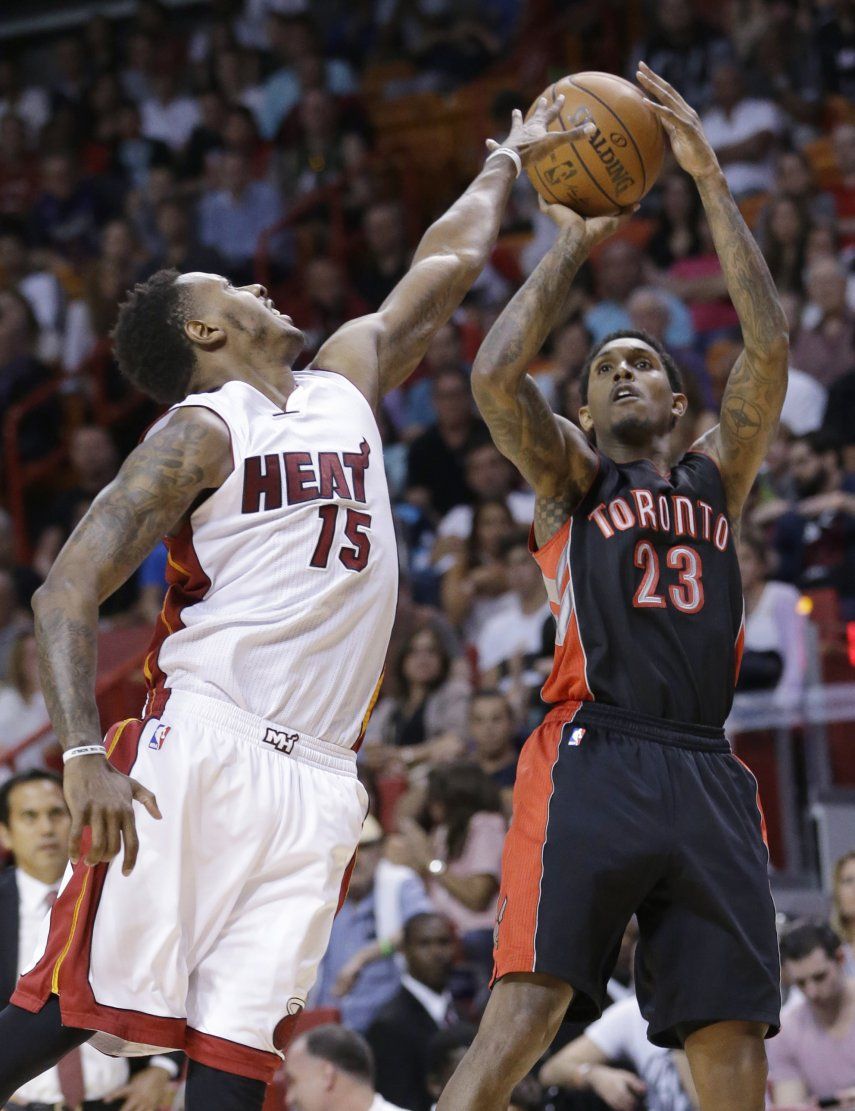 Raptors dejan al Heat al borde de la eliminación