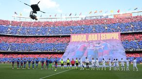 Ronaldinho, Puyol y Deco presentes en el Clásico español