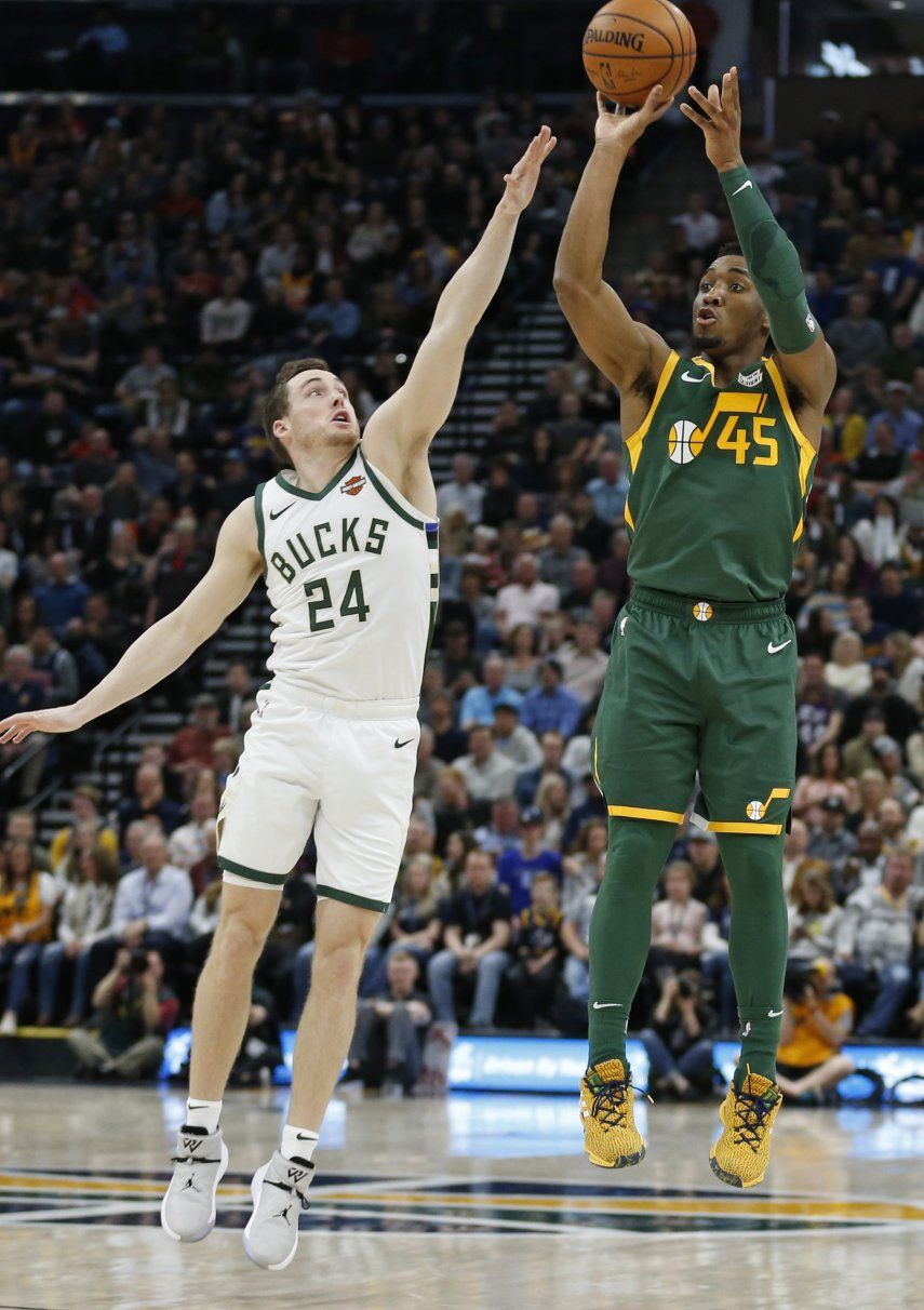 Con ofensiva de Mitchell, Jazz gana 115-111 a Bucks