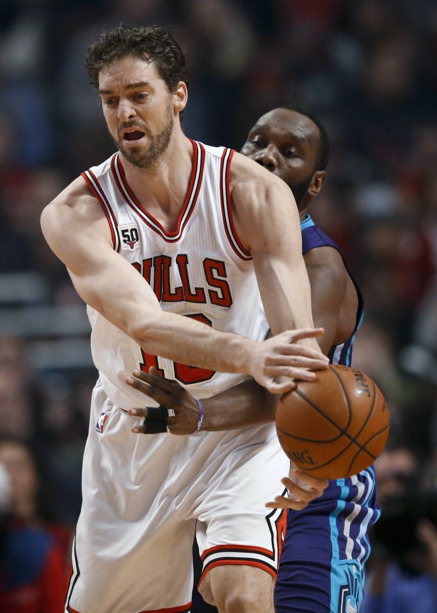 Butler y Gasol se destacan en triunfo de Bulls ante Hornets