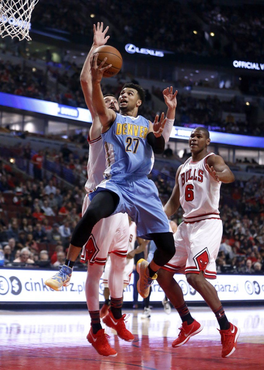 Con triple-doble de Jokic, Nuggets vencen a Bulls