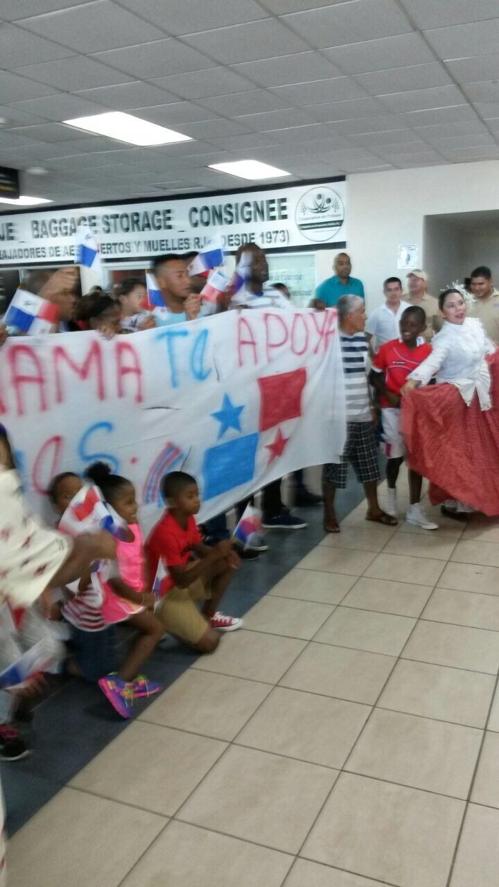 Llegada de los jugadores de Panamá tras Copa Oro
