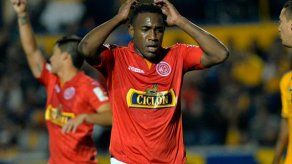 Tejada y Alfaro en problemas por no contar con visa de trabajo en Perú