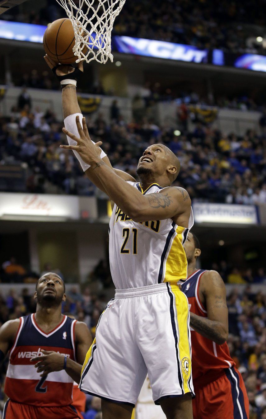 West anota 20 puntos en victoria de Pacers
