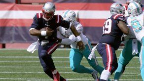 Newton anota 2 TD en acarreos