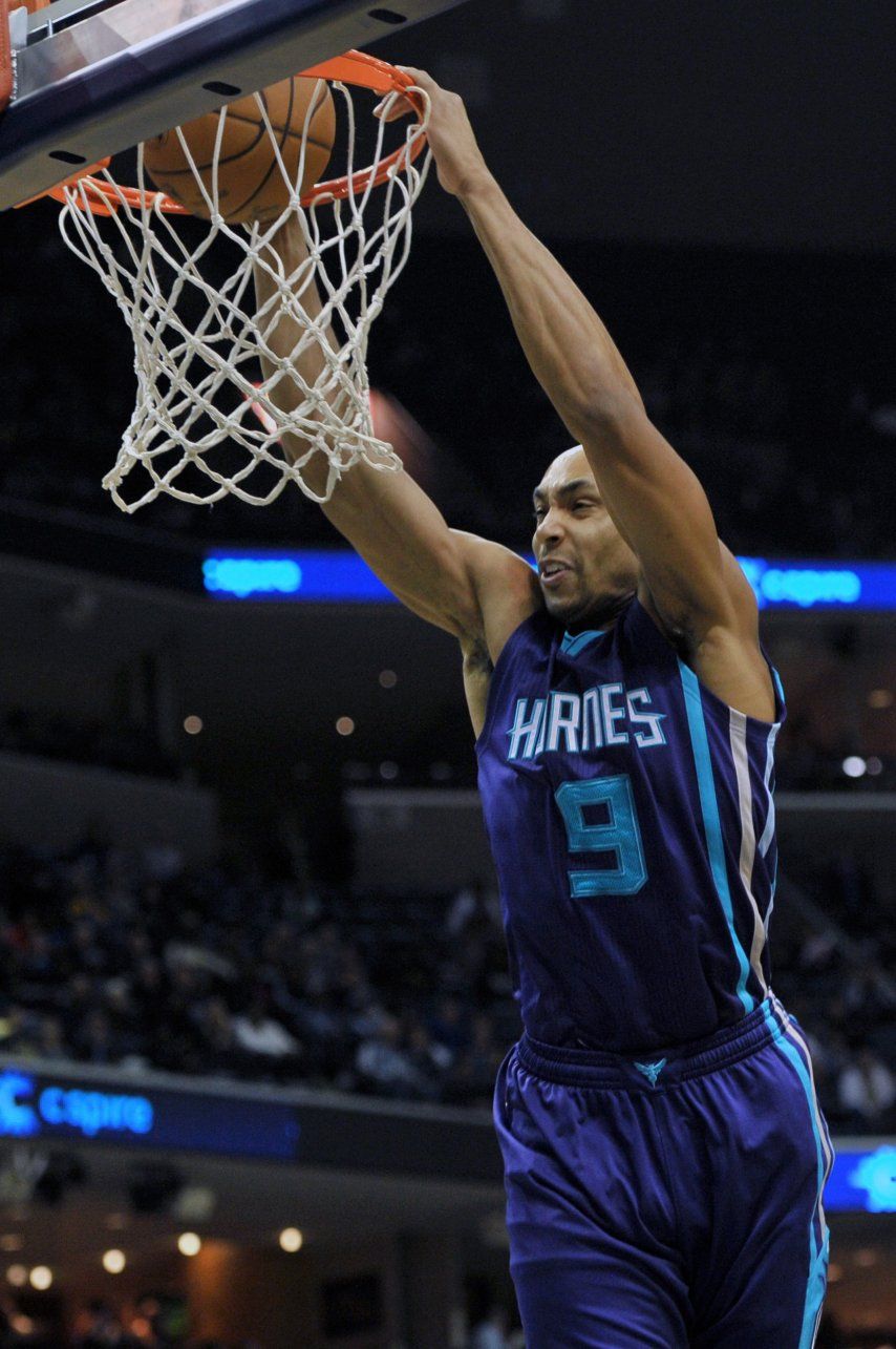 Hornets supera a Grizzlies en doble tiempo extra