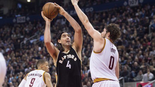 Lowry y DeRozan guían a Raptors a triunfo sobre Cavs