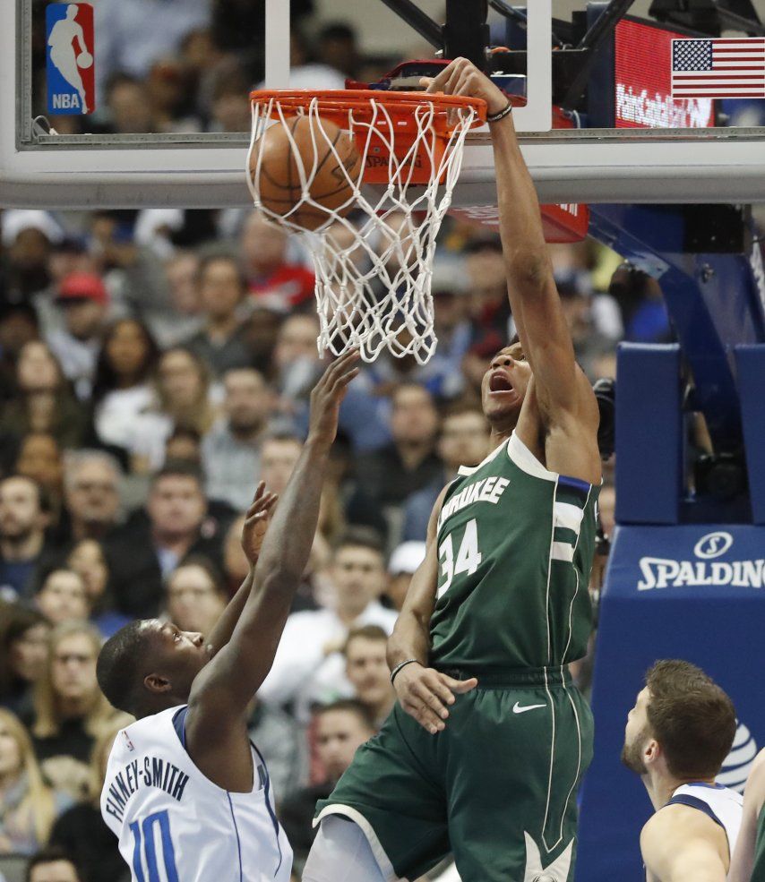 Con gran noche de Antetokounmpo, Bucks vencen a Mavericks