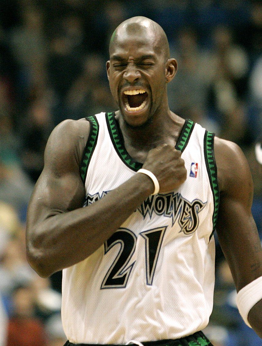Fuente AP: Garnett regresa a Minnesota