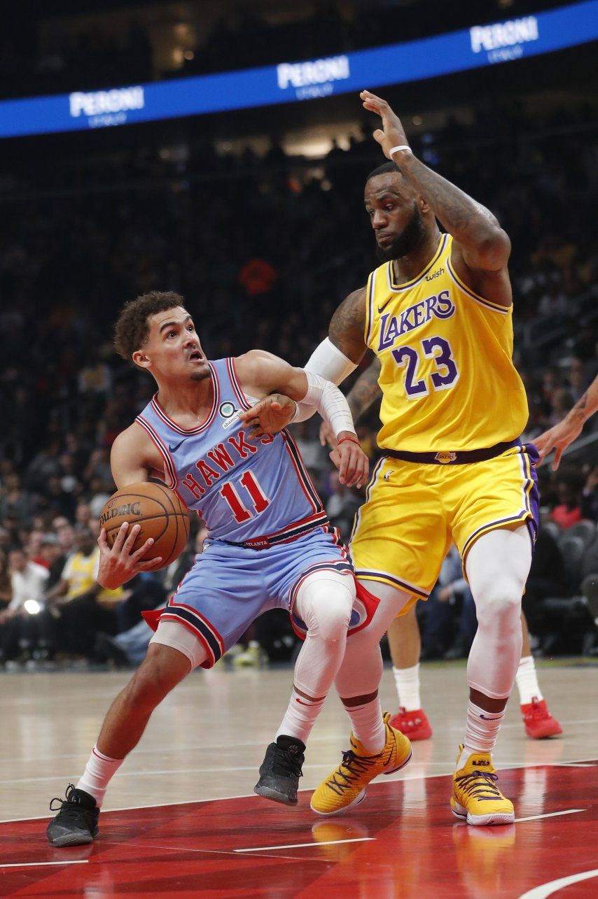 Trae Young guía a Hawks a victoria 117-113 sobre Lakers