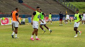 &nbsp;Qatar 2022: Panamá entrena bajo la lluvia en el Rod Carew