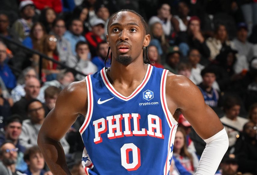 NBA: Las pruebas no muestran fractura en Tyrese Maxey (esguince de meñique)