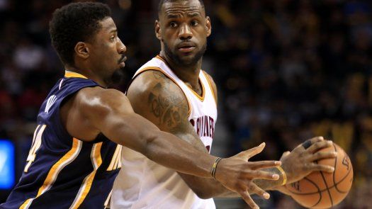 LeBron anota 29 puntos en triunfo de Cavaliers
