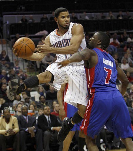 Silas logra triunfar en su estreno con los Bobcats