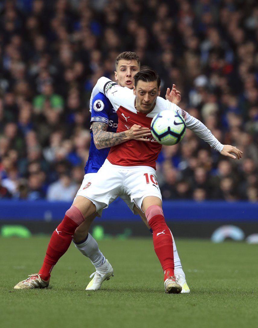 Ozil finalmente se gana la confianza de Emery en Arsenal