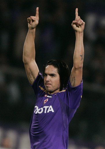 Campeones: Vargas le da triunfo y clasificación a Fiorentina
