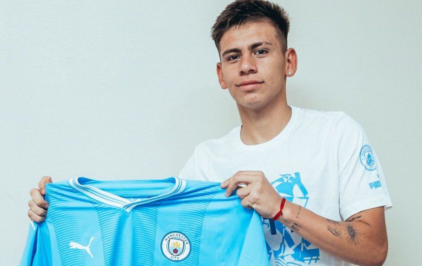 Manchester City anuncia el fichaje de Claudio Echeverri