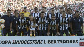Perú: Suspenden a 6 jugadores de Alianza Lima por agredir al árbitro