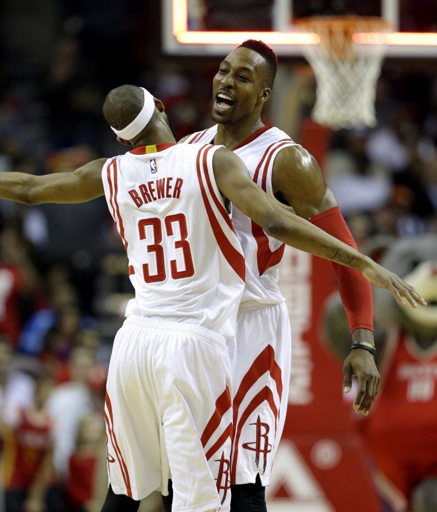 Rockets se reivindican con entrenador y arrollan al Heat